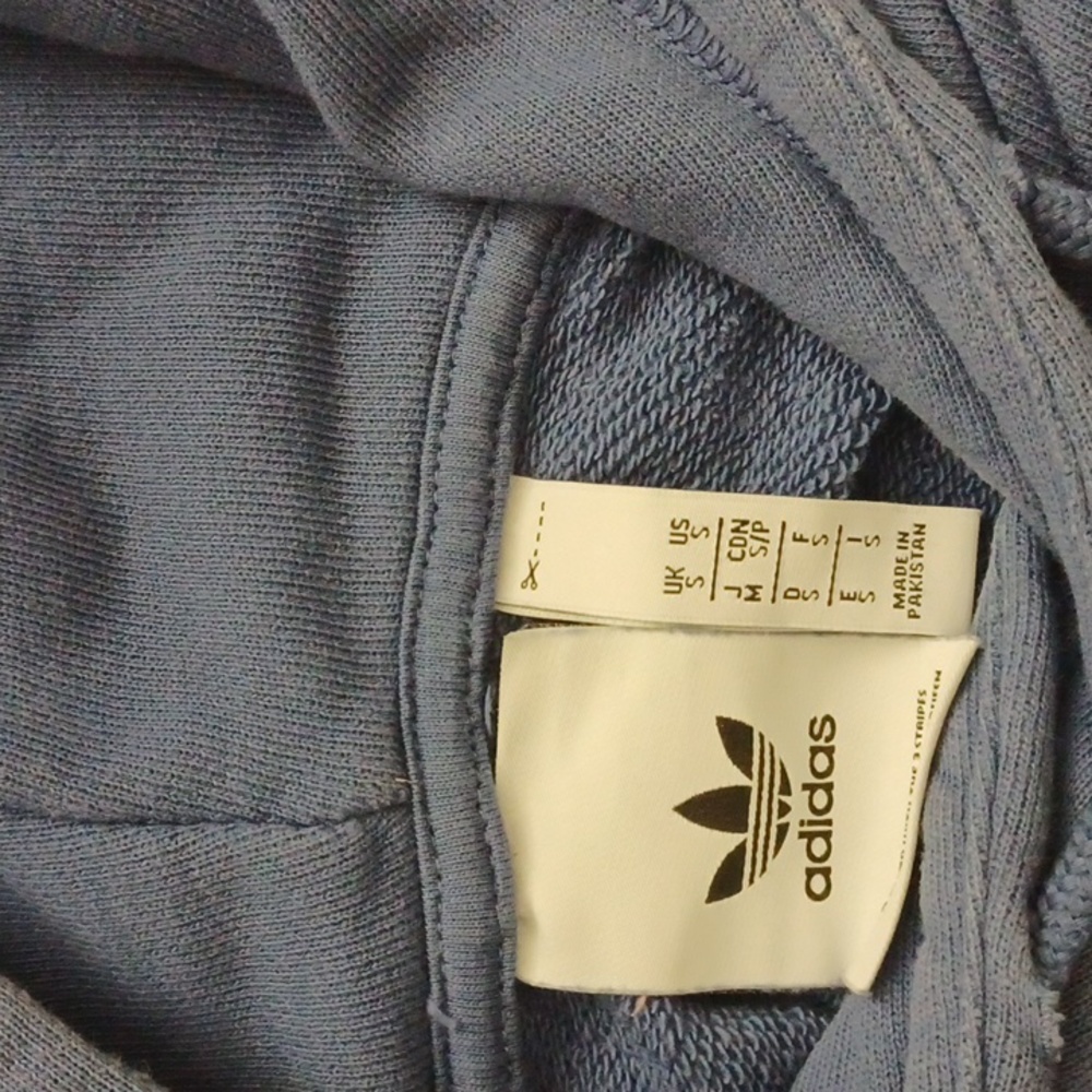 Sueter - Picture 2 of 2